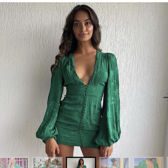 Haya+Lila ISABELLE GREEN VOLUMINOUS SLEEVE DRESS - Picture 2 of 9